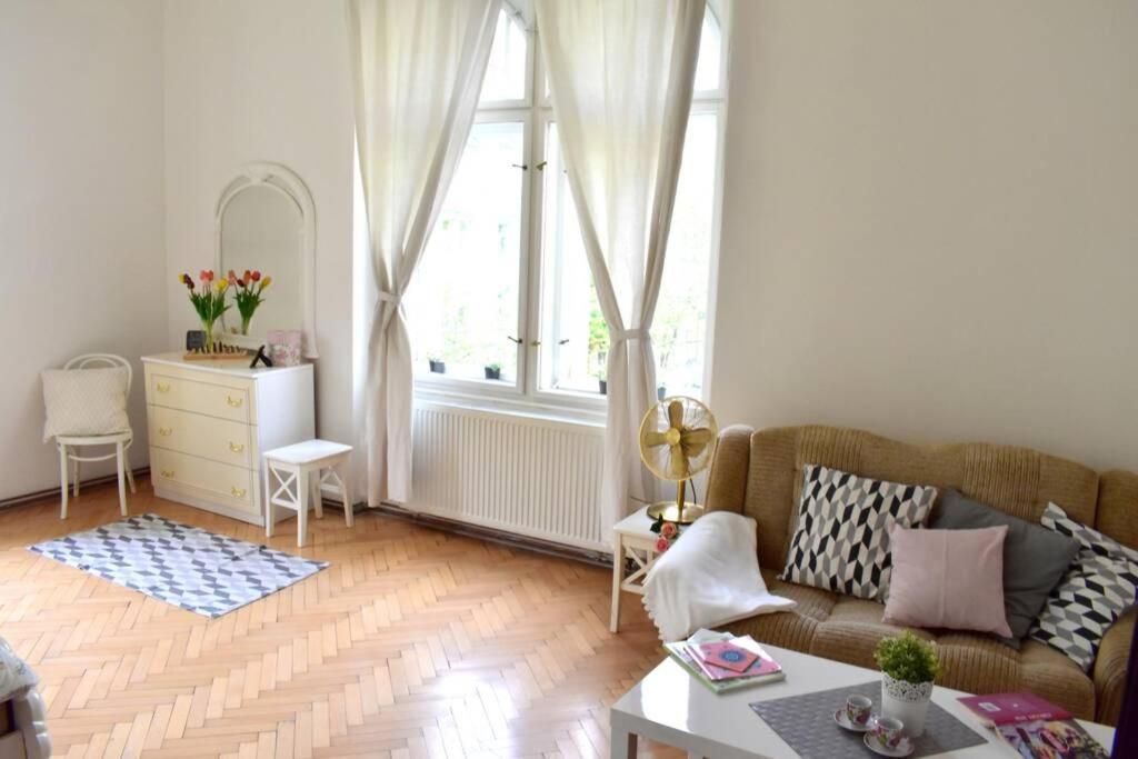 Апартаменти Bedroom With Sauna