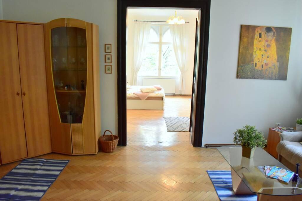 Апартаменти Bedroom With Sauna Прага