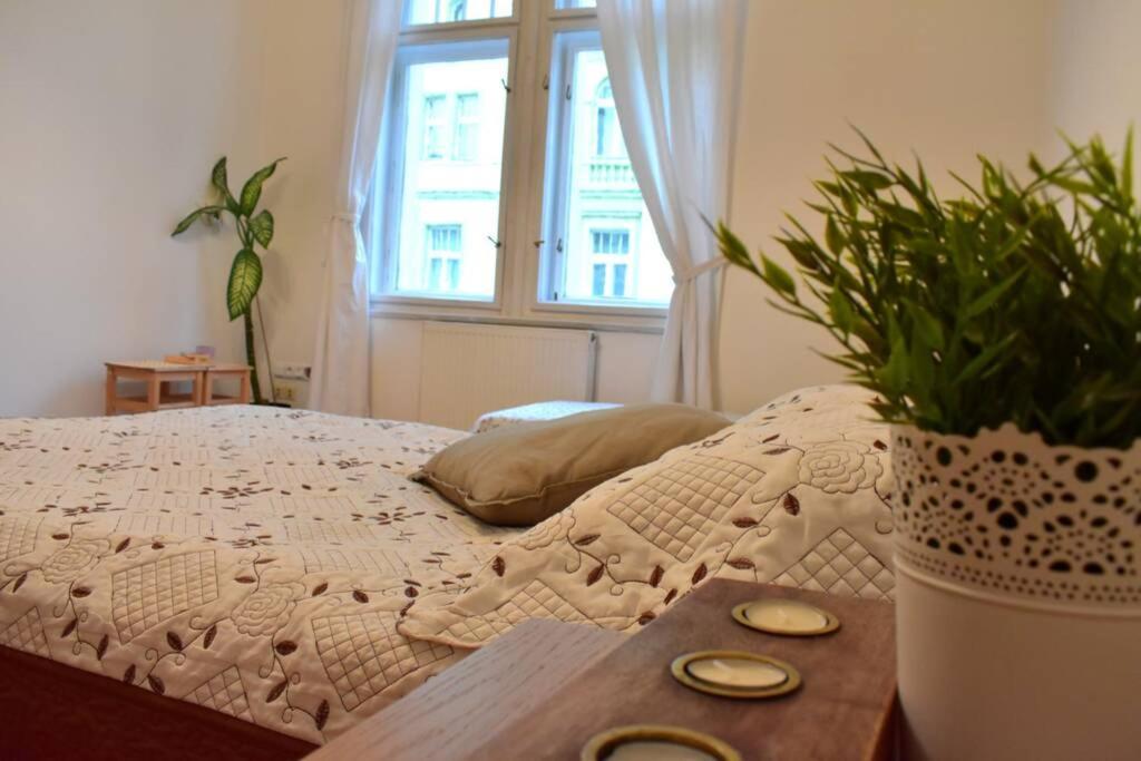 Апартаменти Bedroom With Sauna
